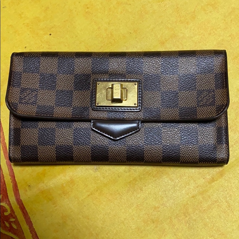 LV wallet rarely very clean very good condition